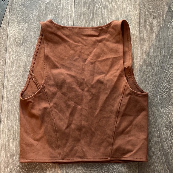 Aritzia Brown Crop Top - Picture 5 of 5
